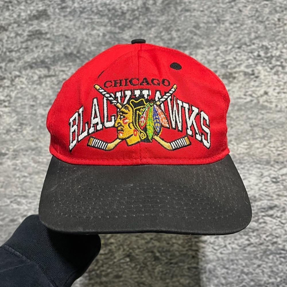 Vintage 90s Chicago Blackhawks Hat Snapback NHL 1 Apparel Embroidered Red Black‎